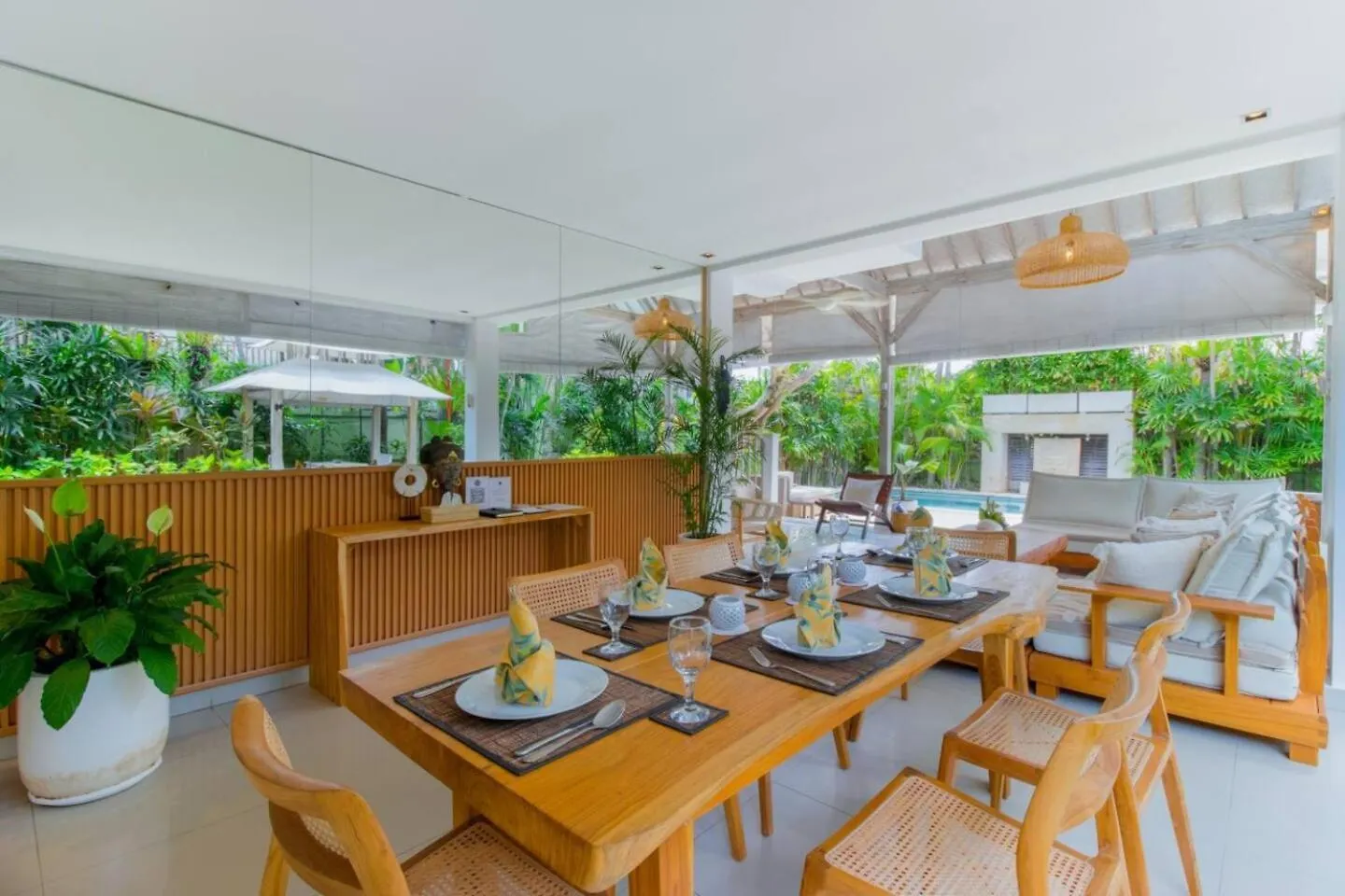 Villa Rama Sita - 100M From Eat Street, 3Br Seminyak  Indonesia