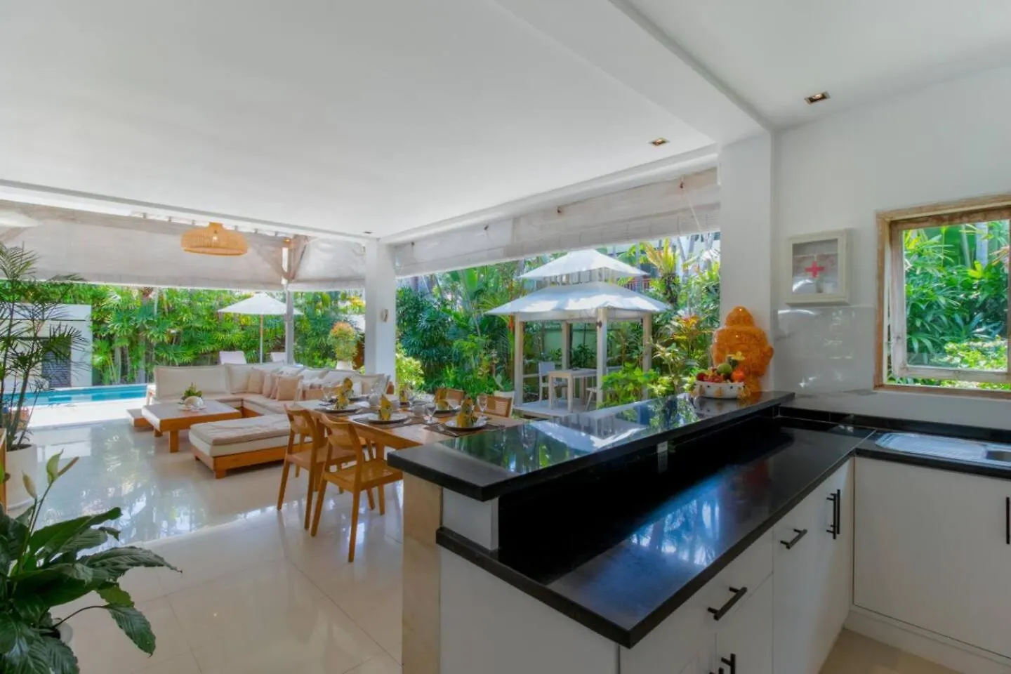 Villa Rama Sita - 100M From Eat Street, 3Br 세미냑 인도네시아