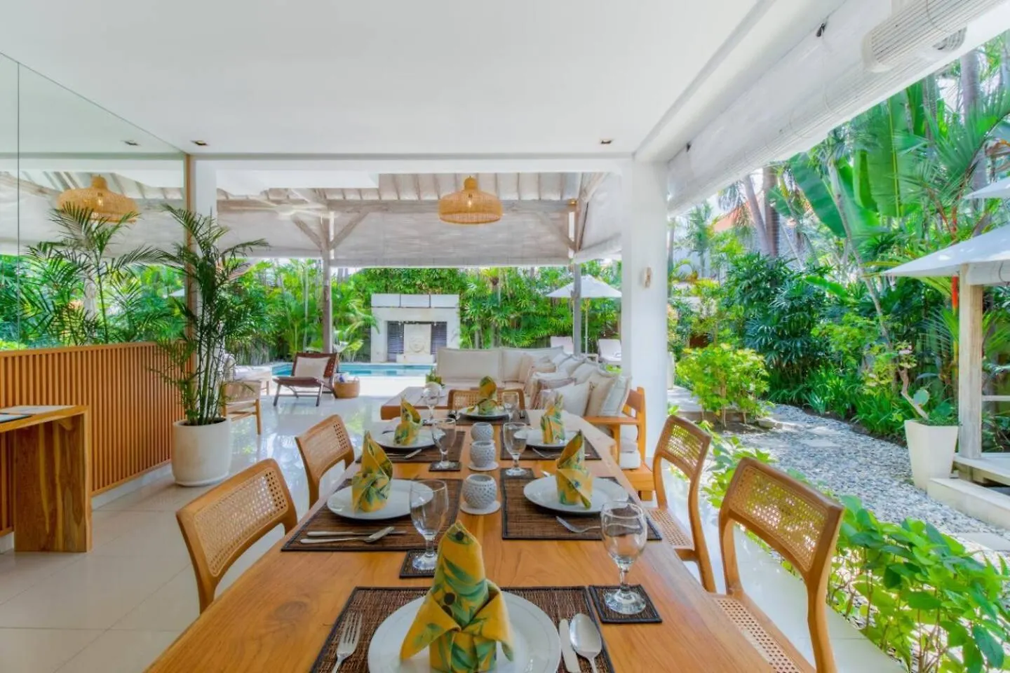Villa Rama Sita - 100M From Eat Street, 3Br 세미냑